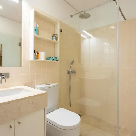 Apartmán 2br Terrasse Townhouse Style With Ac | By Airnest Lisboa