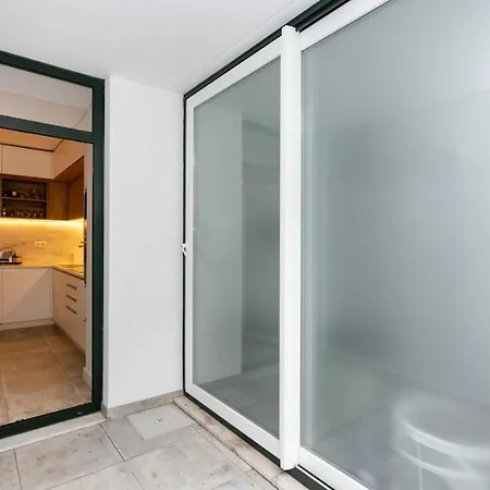 דירה 2br Terrasse Townhouse Style With Ac | By Airnest