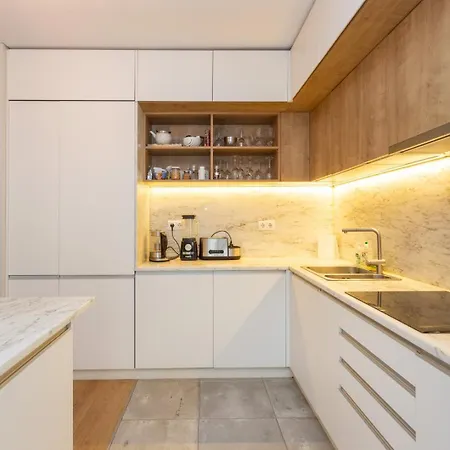 2br Terrasse Townhouse Style With Ac | By Airnest * ליסבון