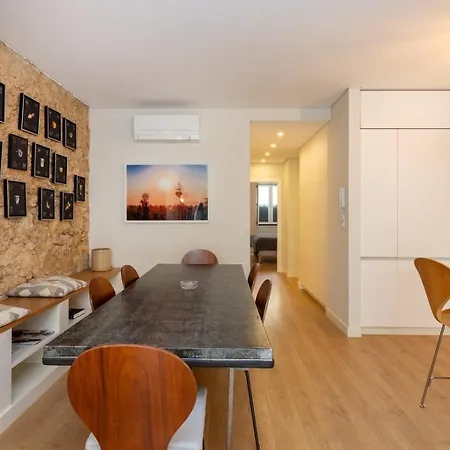 2br Terrasse Townhouse Style With Ac | By Airnest דירה ליסבון